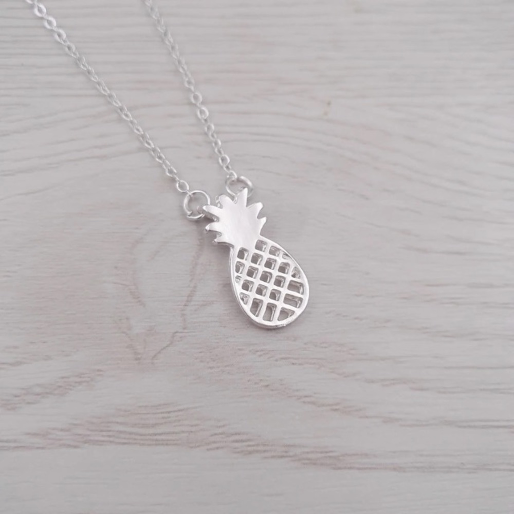 Dainty Pineapple necklace silver - Picture 3 of 8